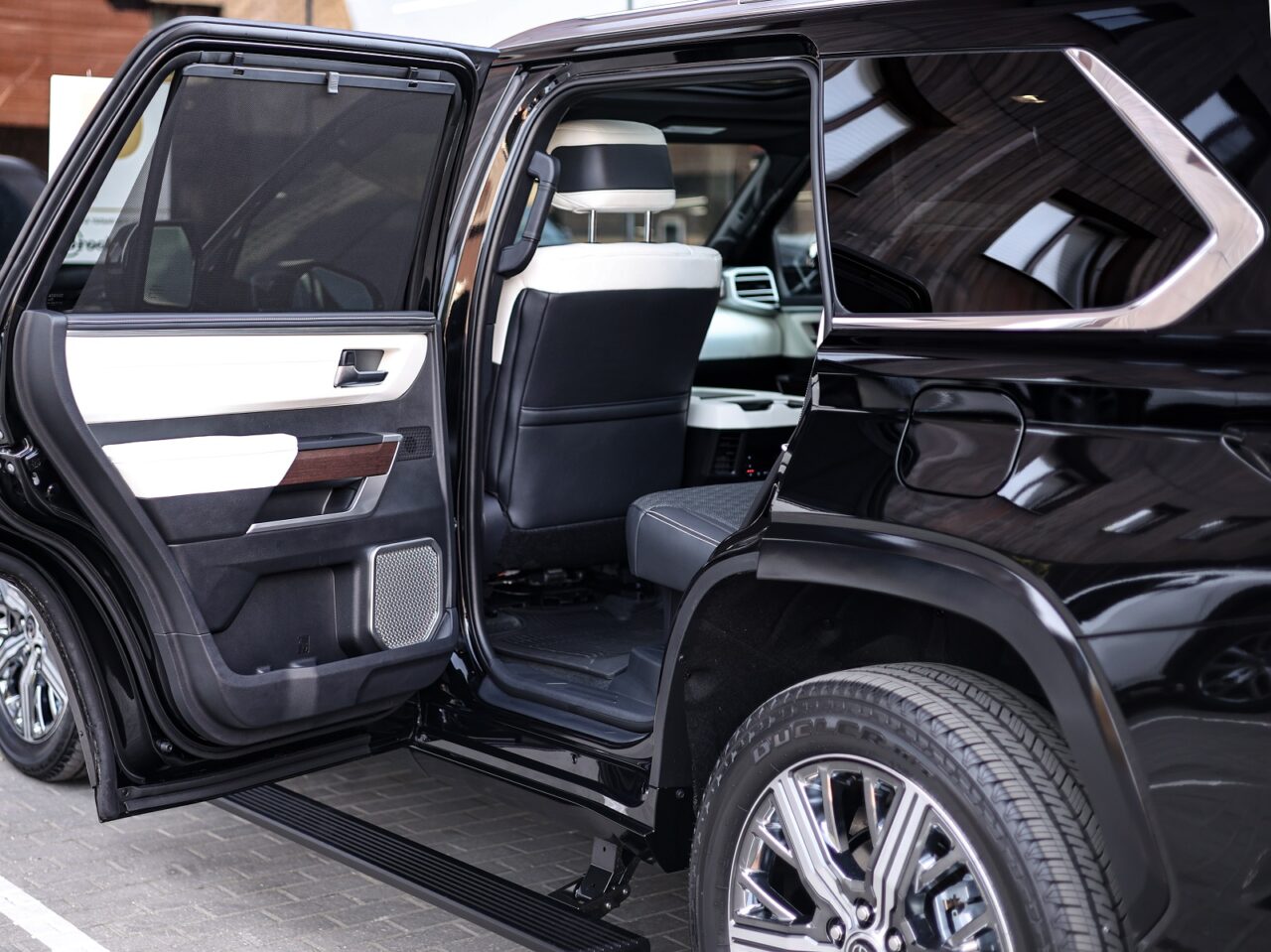 Toyota Sequoia