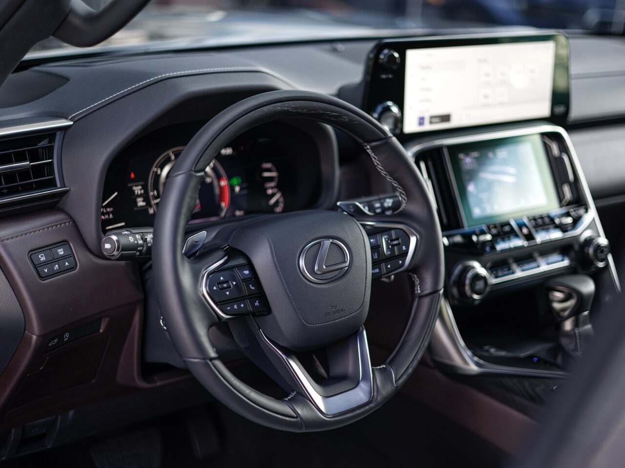 Lexus LX600