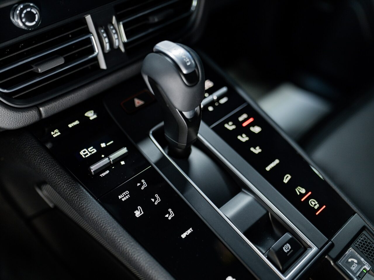 Porsche Macan Black