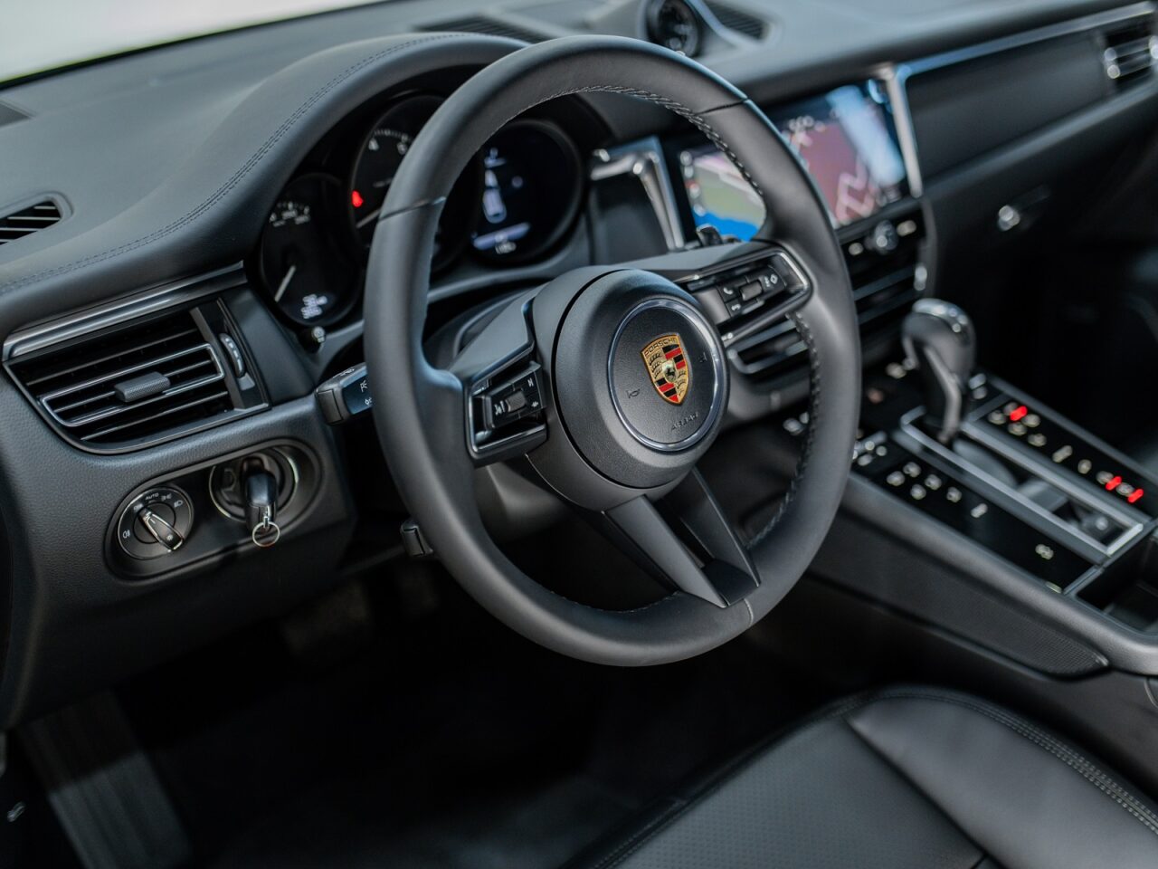 Porsche Macan Black