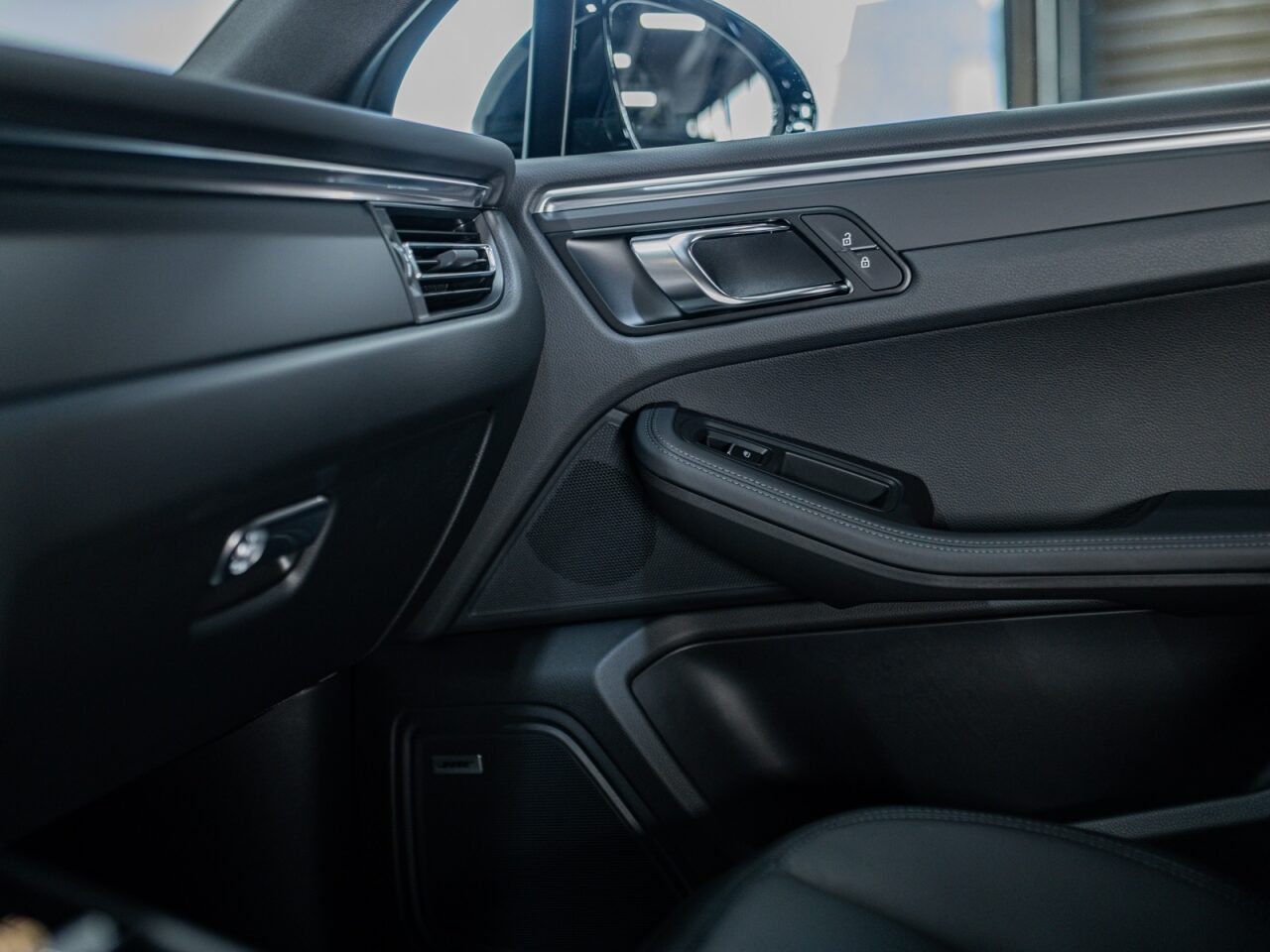 Porsche Macan Black