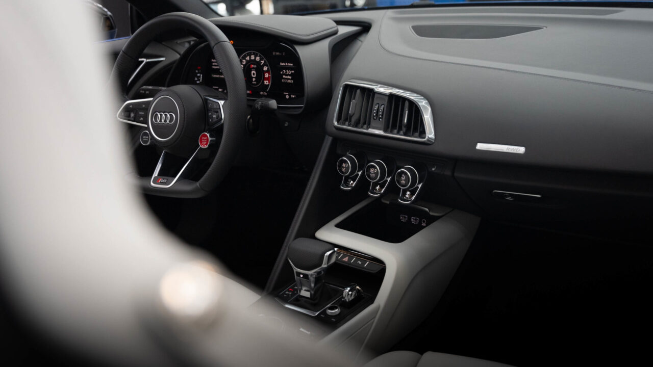 Audi R8 Blue