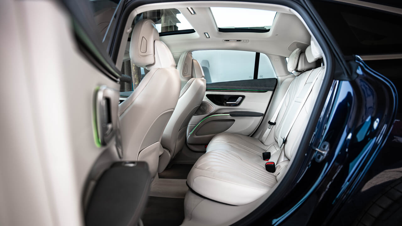 Mercedes EQS 580 Dark Blue
